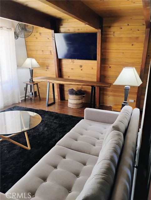 43095 Monterey Street, Big Bear CA: https://media.crmls.org/medias/b9977ea1-863a-40fd-ae8c-e17d61c1856a.jpg