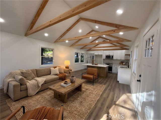 Detail Gallery Image 4 of 19 For 28487 Altamont Ct, Lake Arrowhead,  CA 92352 - 2 Beds | 2 Baths