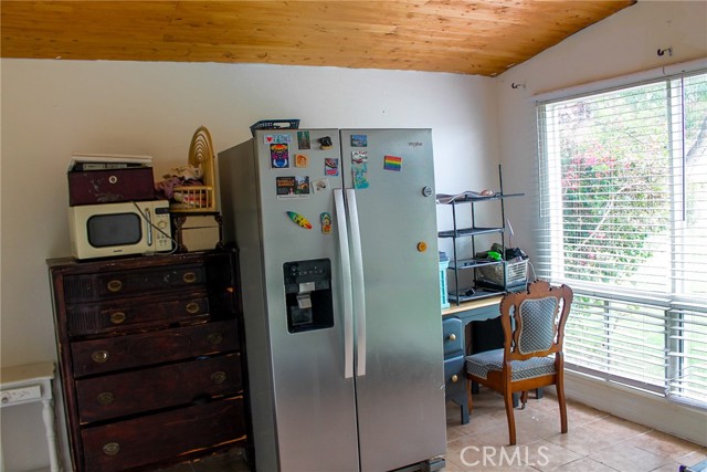 615 Monterey Street, Redlands CA: https://media.crmls.org/medias/b998d5ec-6813-4643-ab9e-141407c4f7a4.jpg