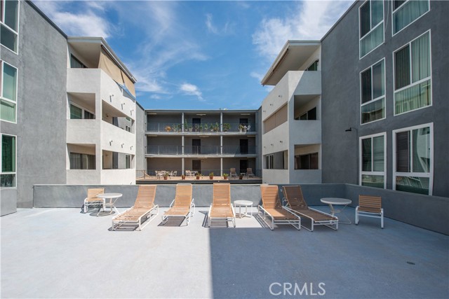 5454 Zelzah Avenue, Encino CA: https://media.crmls.org/medias/b99902ae-77a1-4edd-bc1a-01e2b0c26056.jpg