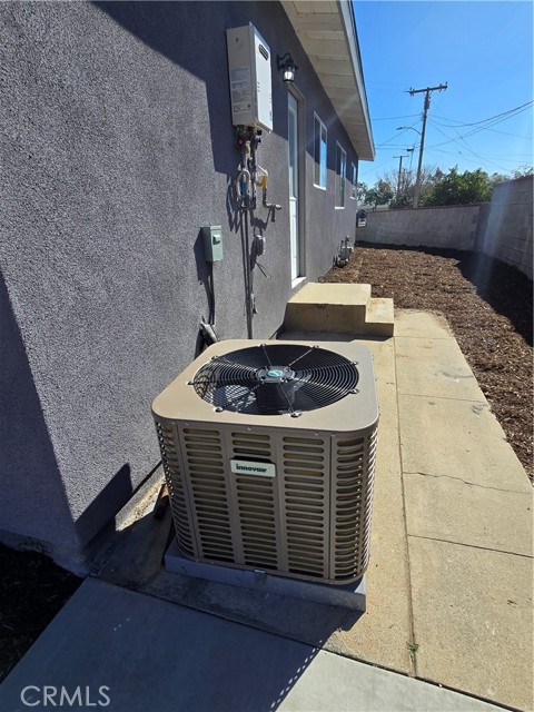 Detail Gallery Image 13 of 13 For 17748 Owen St, Fontana,  CA 92335 - 3 Beds | 1/1 Baths