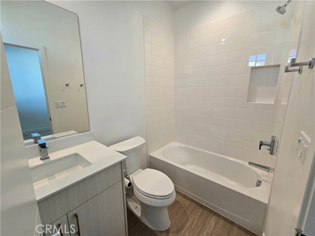 Detail Gallery Image 14 of 26 For 18 E Sunset, Long Beach,  CA 90805 - 3 Beds | 3 Baths