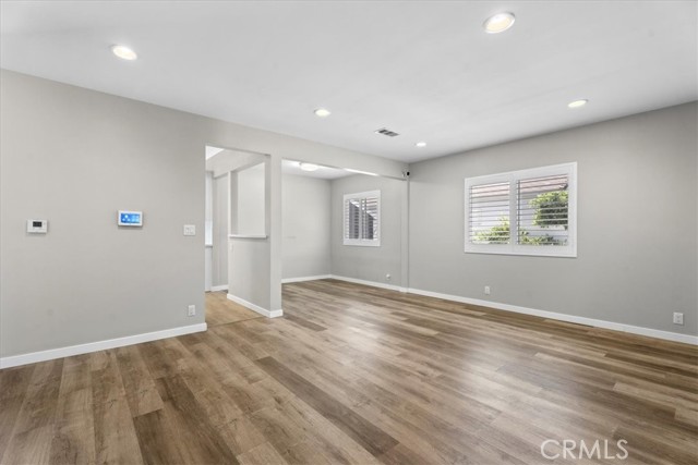 Detail Gallery Image 7 of 19 For 6421 Gaviota Ave, Lake Balboa,  CA 91406 - 3 Beds | 2 Baths
