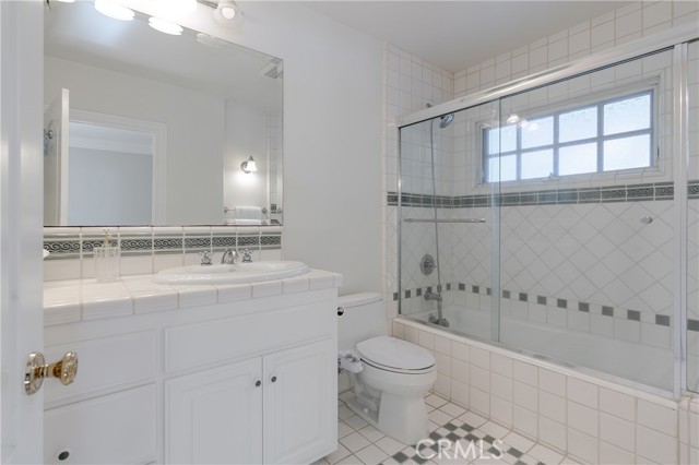 1354 Bedford Road, San Marino CA: https://media.crmls.org/medias/b99a0097-a8ed-43df-8f66-f0a3d305525a.jpg
