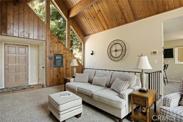 Detail Gallery Image 9 of 23 For 26495 Walnut Hills Dr, Lake Arrowhead,  CA 92391 - 3 Beds | 2 Baths