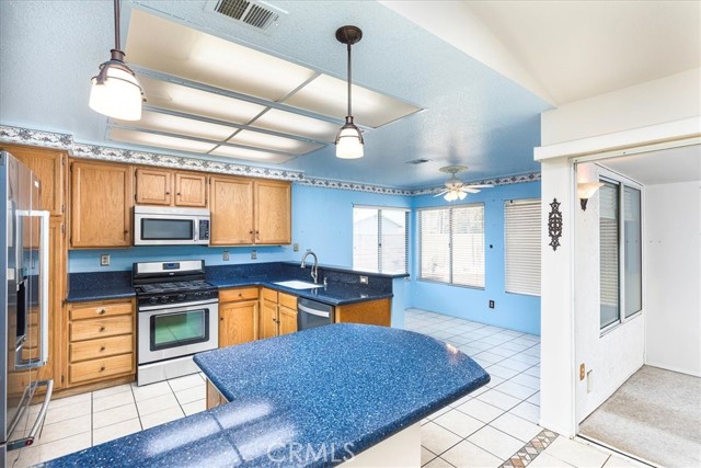 Detail Gallery Image 11 of 28 For 29914 Pebble Beach Dr, Menifee,  CA 92586 - 3 Beds | 2 Baths