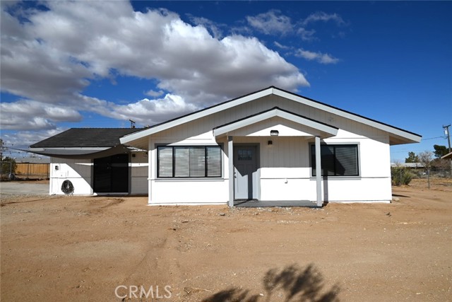 Detail Gallery Image 1 of 28 For 58288 Canterbury St, Yucca Valley,  CA 92284 - 3 Beds | 2 Baths