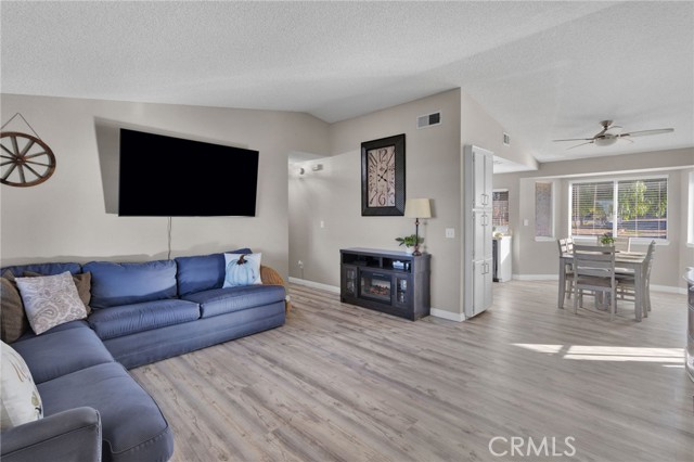 Detail Gallery Image 6 of 55 For 15005 Mesquite St, Hesperia,  CA 92345 - 4 Beds | 2 Baths