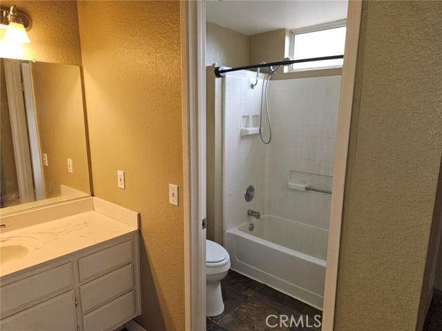 Detail Gallery Image 12 of 17 For 11724 Portola Ct, Adelanto,  CA 92301 - 3 Beds | 2 Baths