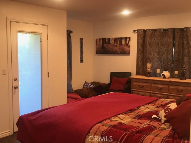 754 Golden, Lake Arrowhead CA: https://media.crmls.org/medias/b99cbbb3-e2e8-4c50-9842-0e0f1e67eede.jpg