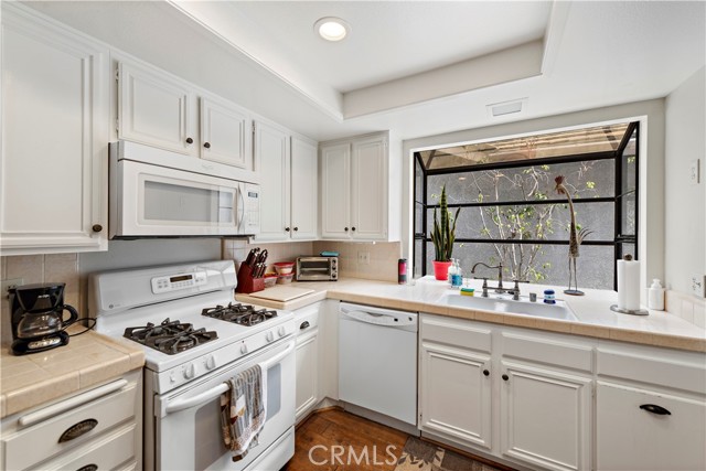 Detail Gallery Image 8 of 45 For 28456 Borgona, Mission Viejo,  CA 92692 - 3 Beds | 2 Baths