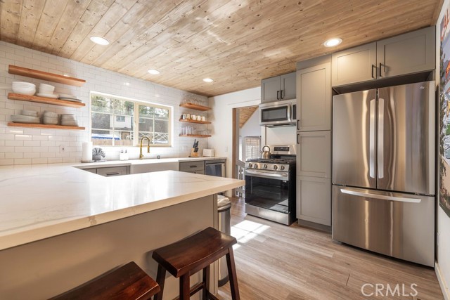 Detail Gallery Image 26 of 50 For 332 Vista, Big Bear Lake,  CA 92315 - 3 Beds | 2 Baths