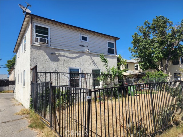 Detail Gallery Image 5 of 8 For 11633 Friar St, North Hollywood,  CA 91606 - – Beds | – Baths