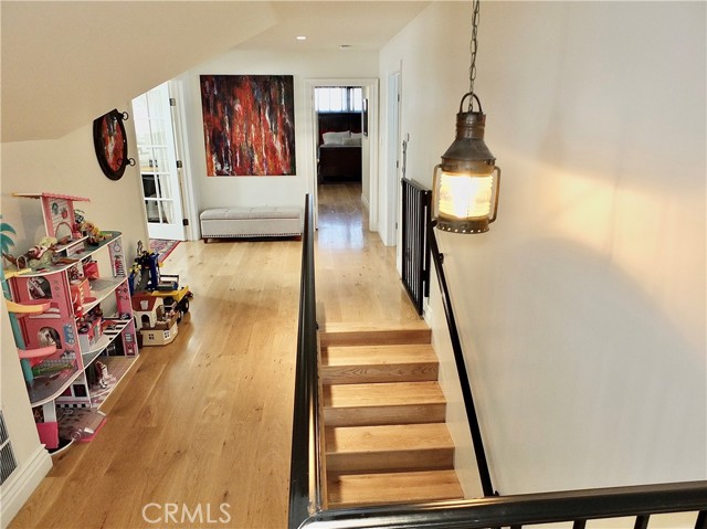 Detail Gallery Image 45 of 71 For 89 Rivo Alto Canal, Long Beach,  CA 90803 - 5 Beds | 3/1 Baths