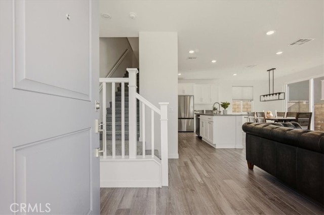 Detail Gallery Image 11 of 45 For 16281 Castello #1,  Fontana,  CA 92336 - 3 Beds | 2/1 Baths