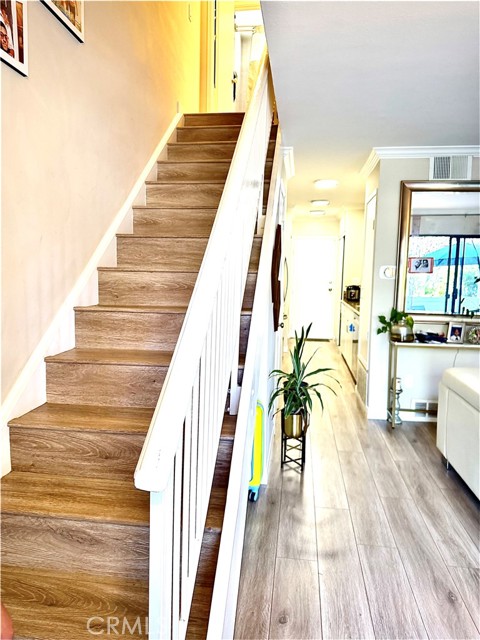 Detail Gallery Image 4 of 7 For 28615 Conejo View Dr, Agoura Hills,  CA 91301 - 2 Beds | 2 Baths