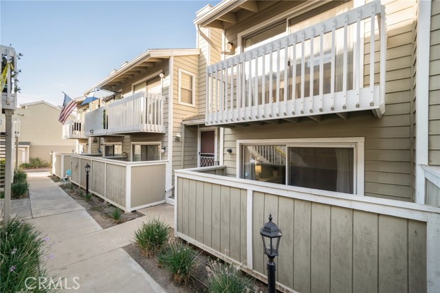 Detail Gallery Image 2 of 41 For 10704 Colima Rd #805,  Whittier,  CA 90604 - 2 Beds | 2 Baths