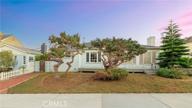 400 5th Street, Manhattan Beach, California 90266, 4 Bedrooms Bedrooms, ,2 BathroomsBathrooms,Residential,Sold,5th,SB23202757