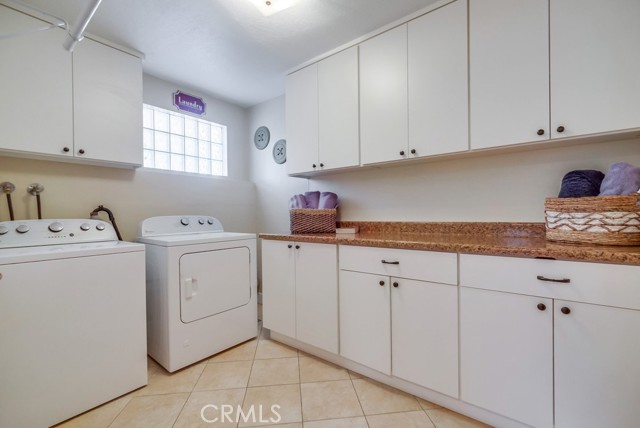 Large downstairs laundry room