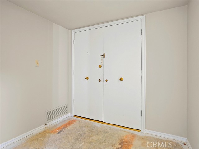 6724 Hillpark Drive, 302 photo 4