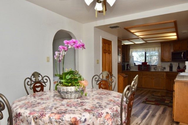 1924 Surrey Way, Paso Robles CA: https://media.crmls.org/medias/b9a000e8-1465-44bb-a112-f1e456694c8c.jpg
