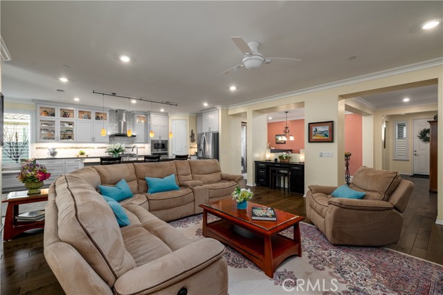 Detail Gallery Image 8 of 49 For 1371 Camino Sueno, Hemet,  CA 92545 - 3 Beds | 3 Baths