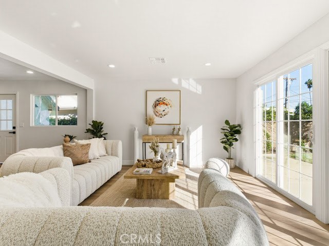 Detail Gallery Image 6 of 17 For 22730 Haynes, West Hills,  CA 91307 - 4 Beds | 2 Baths