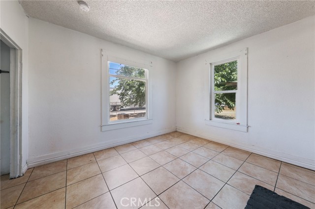 Detail Gallery Image 5 of 48 For 7812 Pearblossom, Littlerock,  CA 93543 - 3 Beds | 1 Baths