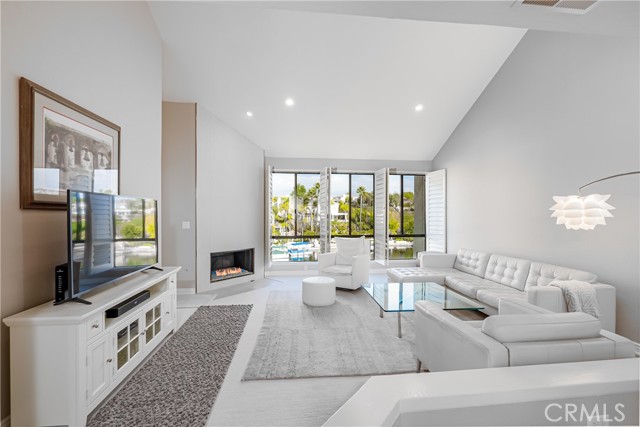 27927 Trocadero, Mission Viejo CA: https://media.crmls.org/medias/b9a17595-a46c-47ab-b888-d32d47a5dfbb.jpg