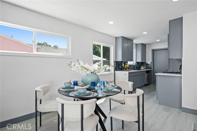 Detail Gallery Image 9 of 34 For 2945 W Bridgeport Ave, Anaheim,  CA 92804 - 4 Beds | 3 Baths