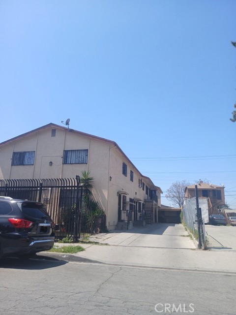 6027 Makee Avenue, Los Angeles CA: https://media.crmls.org/medias/b9a20cbc-c41d-4f5c-8602-5b6d13b2ff5a.jpg