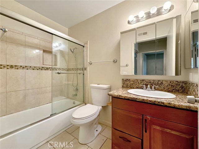 Detail Gallery Image 8 of 17 For 2526 S Laurelwood #117,  Santa Ana,  CA 92704 - 2 Beds | 1 Baths