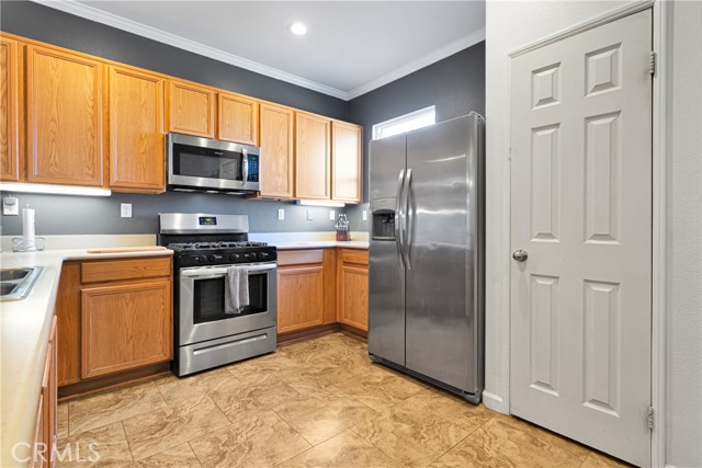 Detail Gallery Image 10 of 26 For 14554 Woodworth Way, Victorville,  CA 92394 - 4 Beds | 2 Baths