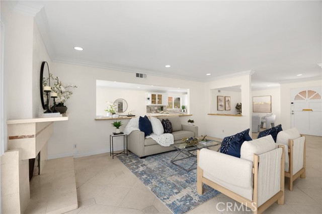 Detail Gallery Image 12 of 47 For 6781 Bridgewater, Huntington Beach,  CA 92647 - 4 Beds | 2 Baths