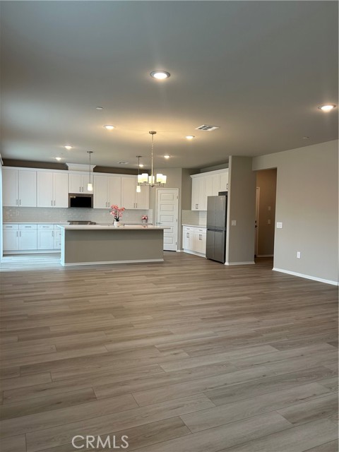 1065 Lumia Circle, Redlands CA: https://media.crmls.org/medias/b9a62960-96e4-48e6-9f0d-305599f0b02b.jpg