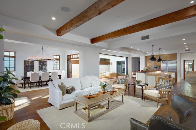 235 Poppy Avenue, Corona del Mar CA: https://media.crmls.org/medias/b9a63f30-18e8-46e1-b610-ffd8b87c62bb.jpg
