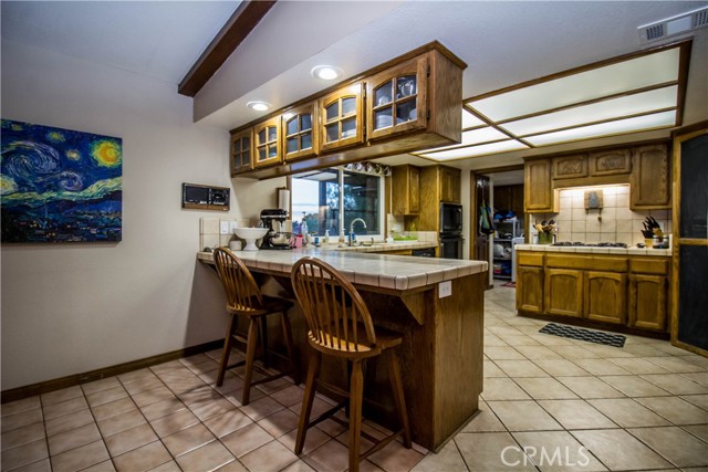 Detail Gallery Image 8 of 29 For 17420 Aspen St, Hesperia,  CA 92345 - 4 Beds | 2/1 Baths