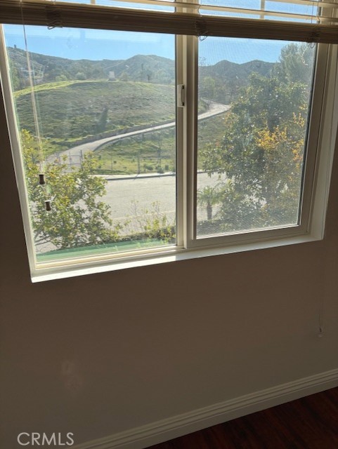 Detail Gallery Image 12 of 31 For 5824 Oak Fern Ct, Simi Valley,  CA 93063 - 3 Beds | 2/1 Baths