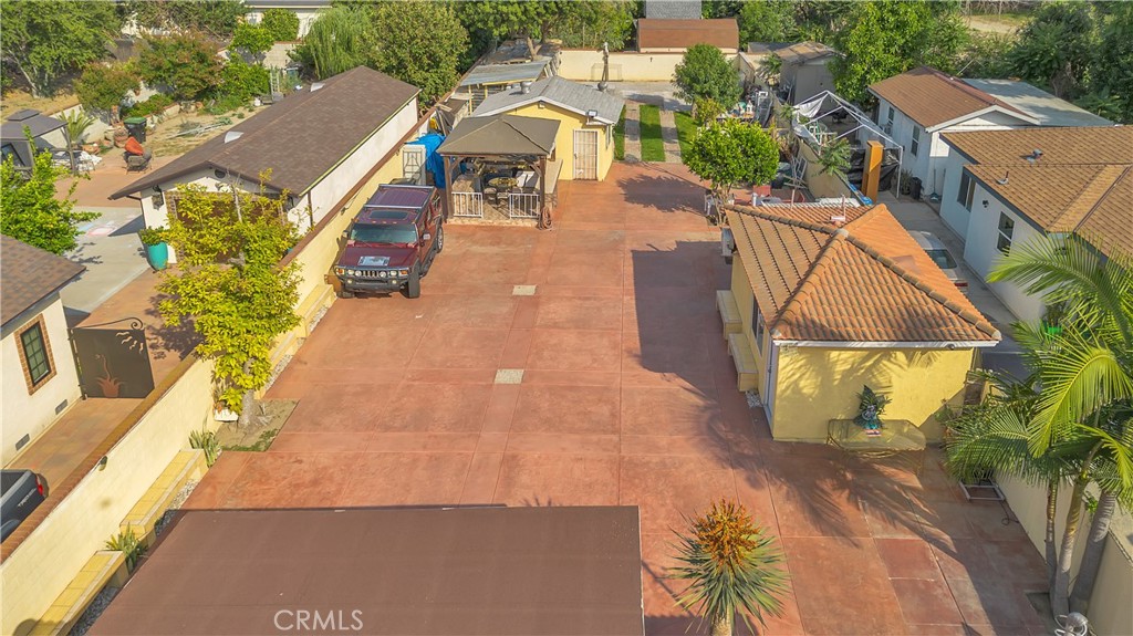 https://media.crmls.org/medias/b9a74066-04b5-4998-96f2-5db88131bd84.jpg?preset=X-Large
