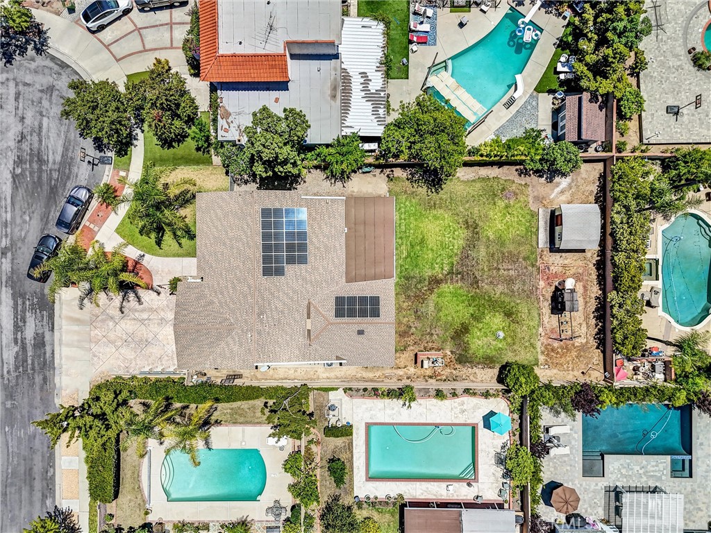 https://media.crmls.org/medias/b9a76537-f061-4cff-87bf-d9106aa304f2.jpg?preset=X-Large