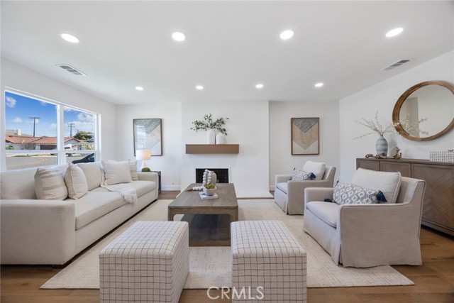 6432 Myrtle DR