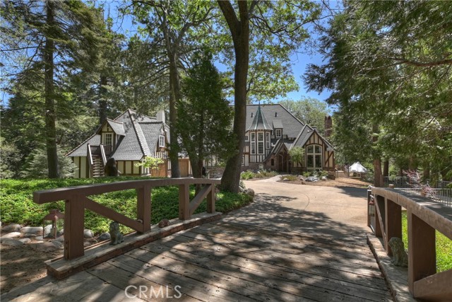 29223 Pigeon Hawk Lane, Lake Arrowhead CA: https://media.crmls.org/medias/b9a9b22e-760f-4036-9ad2-01bed130dd14.jpg