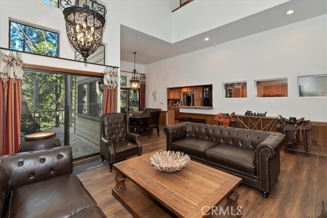 Detail Gallery Image 10 of 42 For 27456 White Fir Dr, Lake Arrowhead,  CA 92352 - 5 Beds | 3/2 Baths