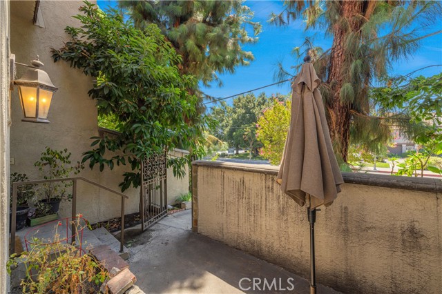 Detail Gallery Image 4 of 16 For 21901 Lassen St #94,  Chatsworth,  CA 91311 - 3 Beds | 2/1 Baths