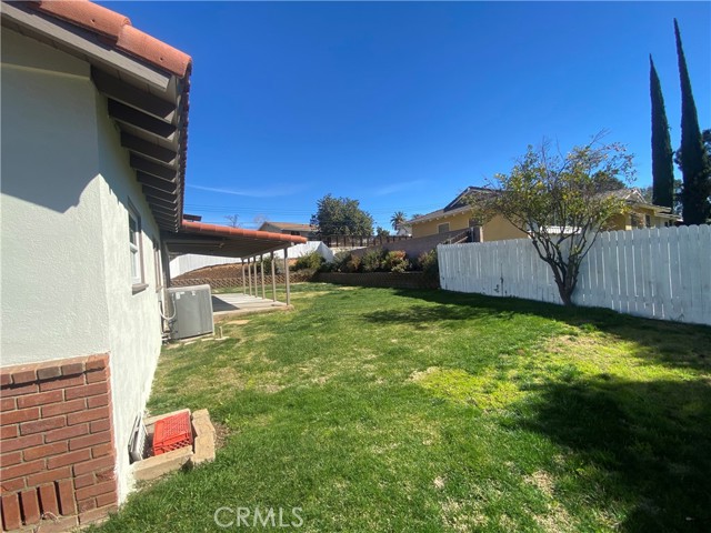 1515 Elizabeth Street, Redlands CA: https://media.crmls.org/medias/b9aa582e-c796-47e0-9d69-d67494a5ad03.jpg