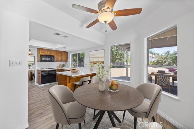 601 Las Arenas Court, Bakersfield CA: https://media.crmls.org/medias/b9aa6ed0-0c8b-4357-b93a-bfea357b4b51.jpg