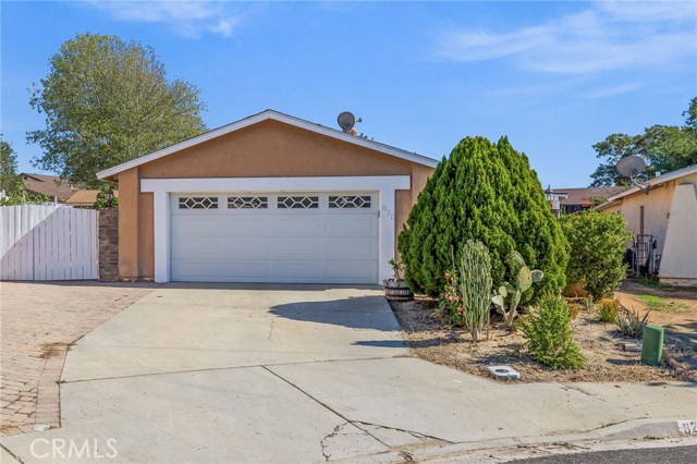 820 Cozy Court, Fallbrook CA: https://media.crmls.org/medias/b9aaa004-f209-4c80-8419-b127941db97c.jpg