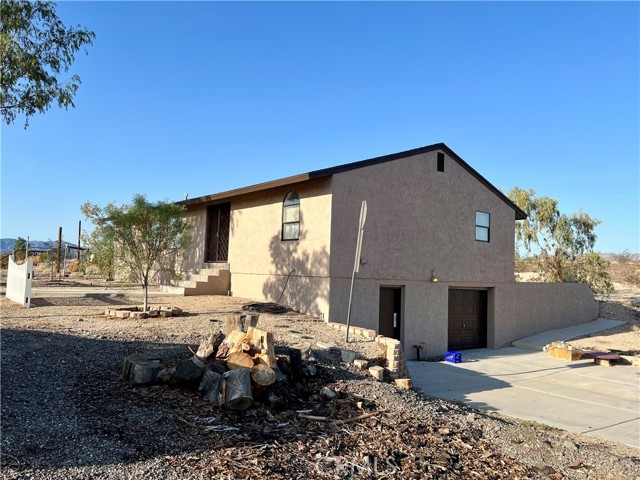 Detail Gallery Image 3 of 26 For 99 Zoe Ln, Needles,  CA 92363 - 3 Beds | 2 Baths