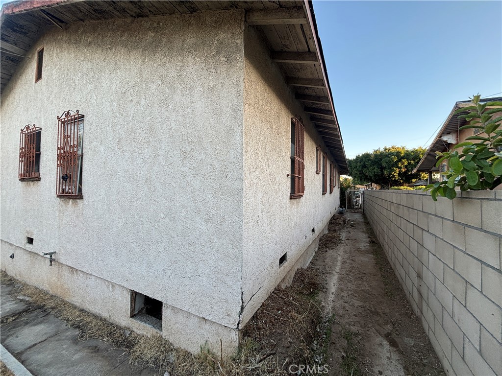 https://media.crmls.org/medias/b9ac9b85-3b24-4d80-8ae9-5cf2508682f7.jpg?preset=X-Large