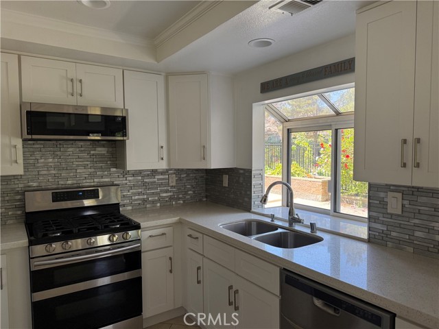 16244 Peppertree Lane, La Mirada CA: https://media.crmls.org/medias/b9ad4bce-ec6b-4a77-892e-4d036d67448d.jpg